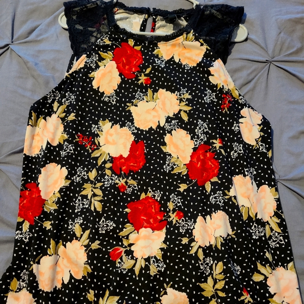 Torrid size 1 floral top